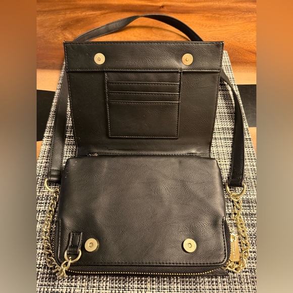 Steve Madden Black Vegan Saffiano Leather Crossbody Wallet Bag Gold Chain - Picture 6 of 8